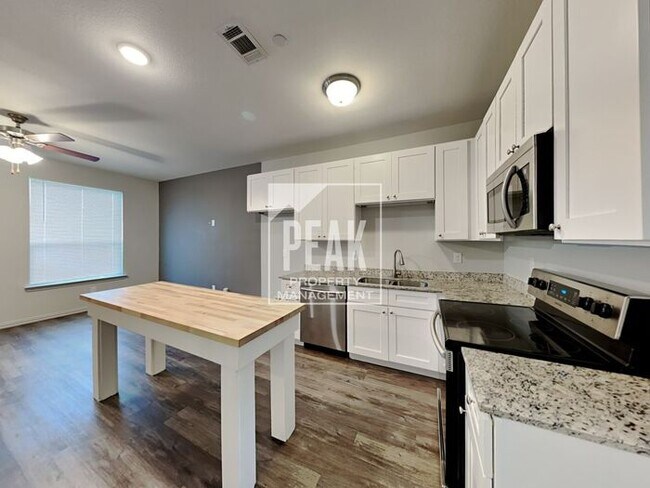 Foto del edificio - Newly Built Home for Rent in Forest Hill