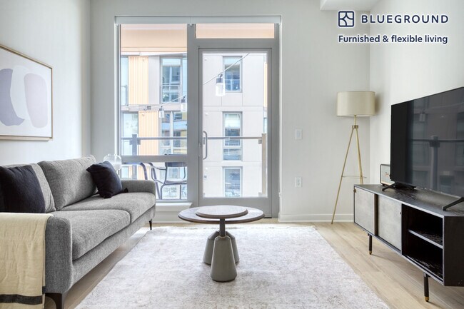 Building Photo - 2121 First Street Southwest-FL4-ID342