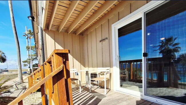 Foto del edificio - 5505 Sun Harbor Rd