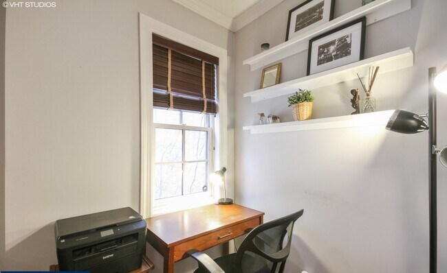 Foto del edificio - 3056 N Sheffield Ave