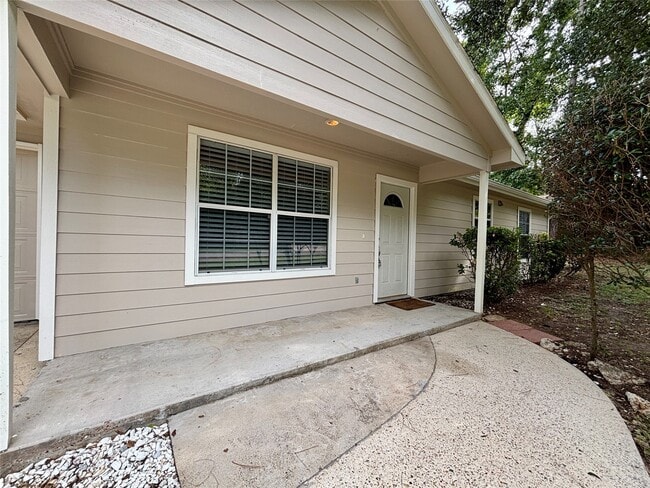 Foto del edificio - 10642 Royal Pines Dr