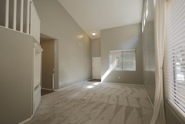 Building Photo - 99 W Camino Rancho Quito