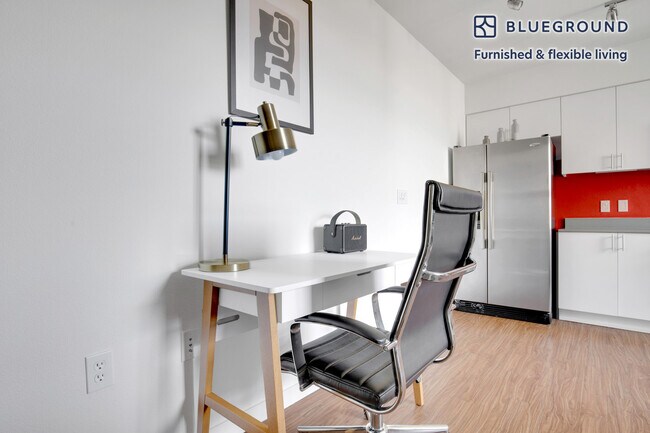 Building Photo - 330 3rd Ave W