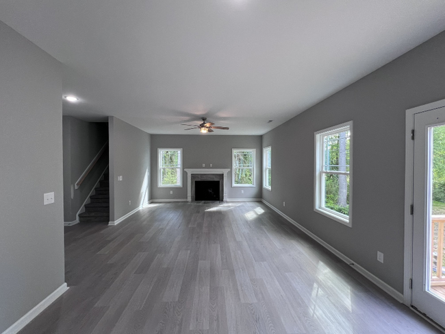 Building Photo - 50 Hiddenbrook Ct
