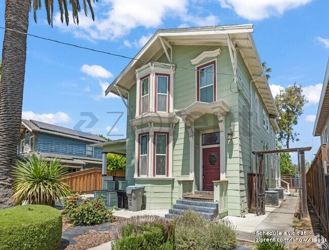 Building Photo - 142 N 15th St
