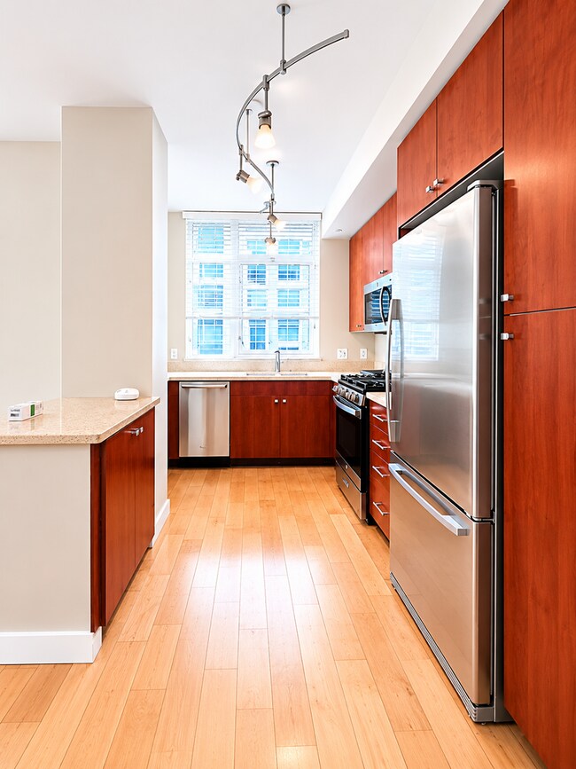 Foto del edificio - Beautiful Palazzo condo in the heart of downtown Bellevue!