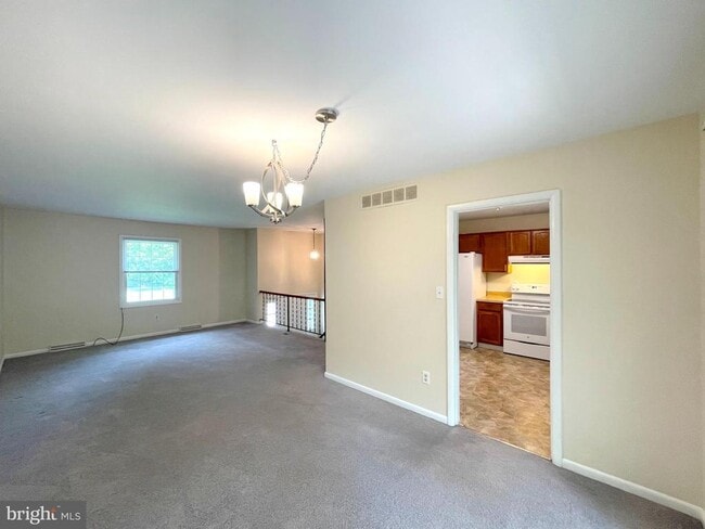 Building Photo - 40865 Spring House Ln