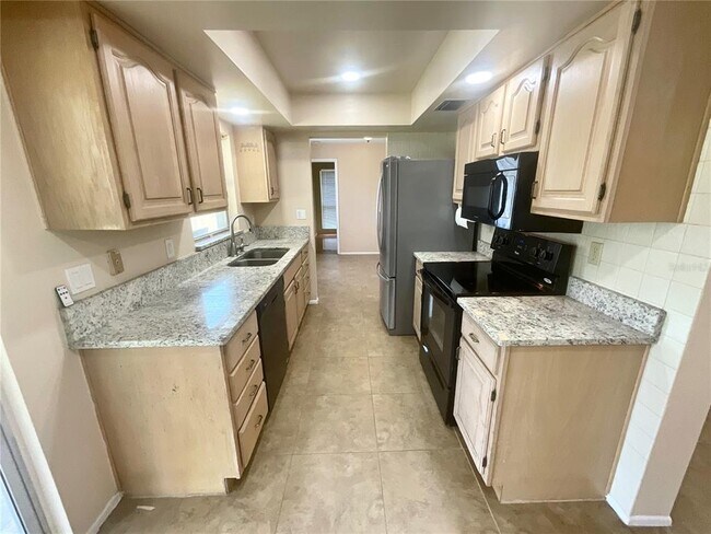 Foto del edificio - 2239 Tulip Tree Ln