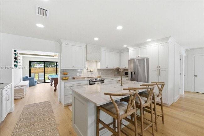 Building Photo - 403 Daly Dr