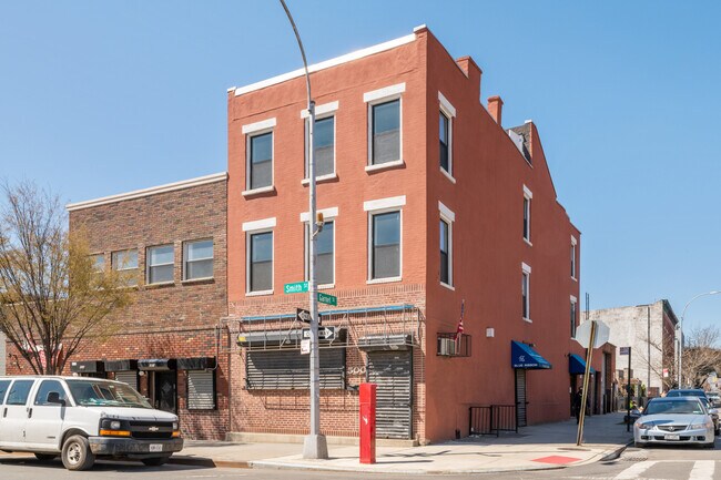 Building Photo - 500 Smith St