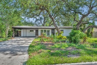 Building Photo - 3615 Pelican Ln