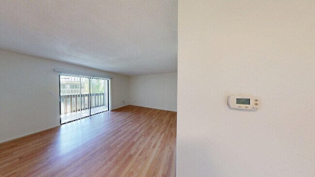 Foto del edificio - 1BR/ 1BA Condo In Springwood   ** Water In...
