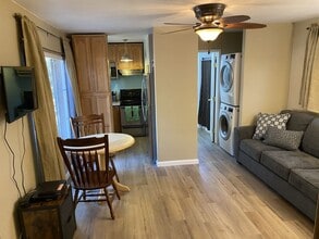 Building Photo - 2990 Sunset Dr