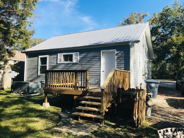 Building Photo - 1211 San Hsi Dr