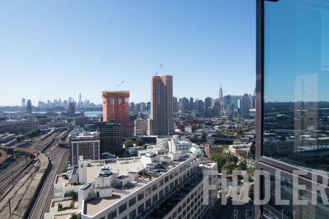 Foto del edificio - 44-51-51 Purves St