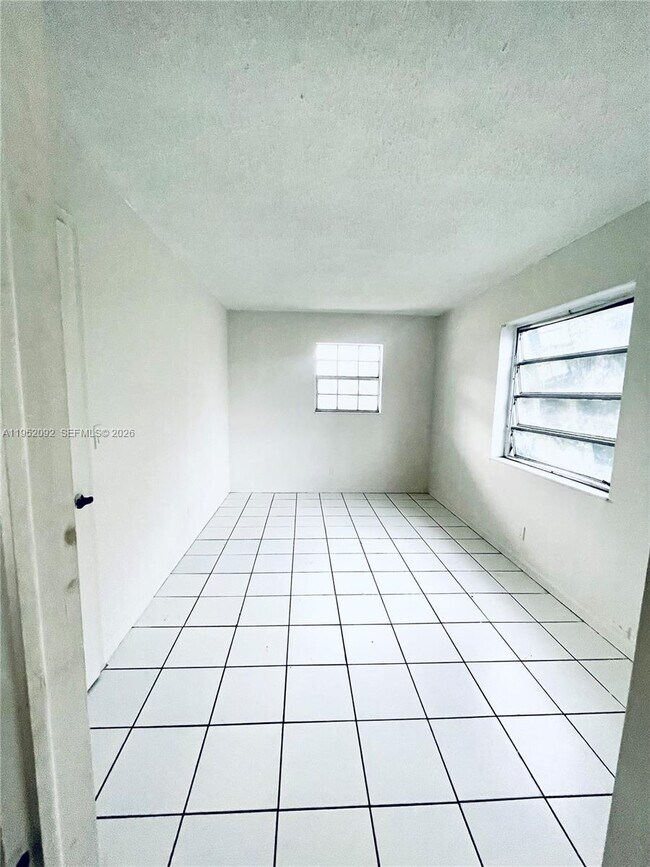 Foto del edificio - 400 SE 31st St