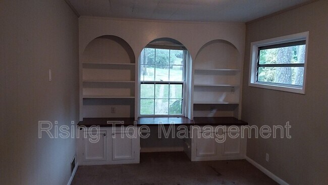 Building Photo - 904 Nelson Dr