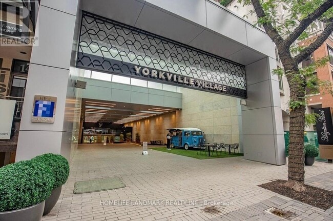 Building Photo - 155-1155 Yorkville Ave