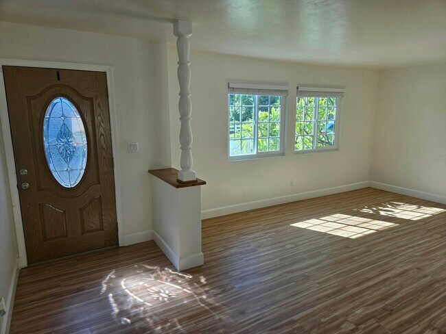 Foto del edificio - 1682 Jasmine St