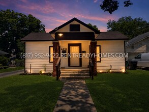 Building Photo - 4431 Clay St