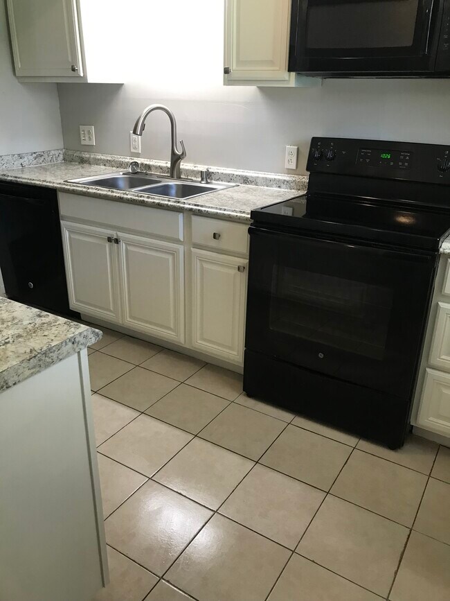 2813 Azalea Ave, Tuskegee, AL 36088 House Rental in Tuskegee, AL