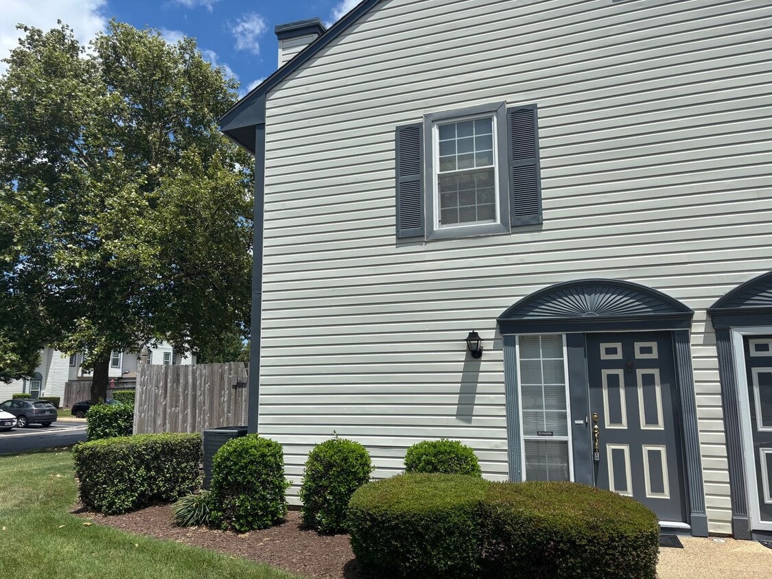 Primary Photo - 2 Bedroom, 2.5 Bath Townhome in Virginia B...