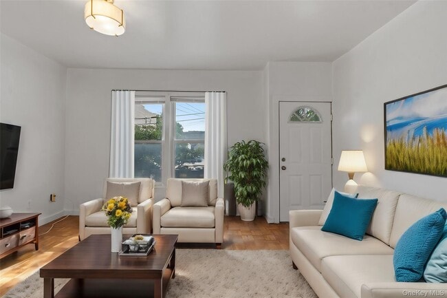 Building Photo - 99 Dana Ave