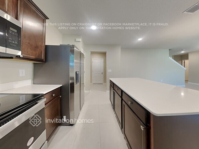 Foto del edificio - 3815 Spruce Creek Dr