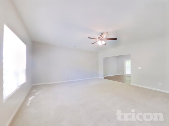 Foto del edificio - 2214 Turtle Point Rd