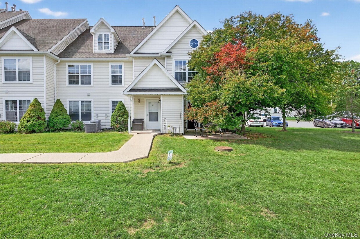 Foto principal - 215 Ruth Ct