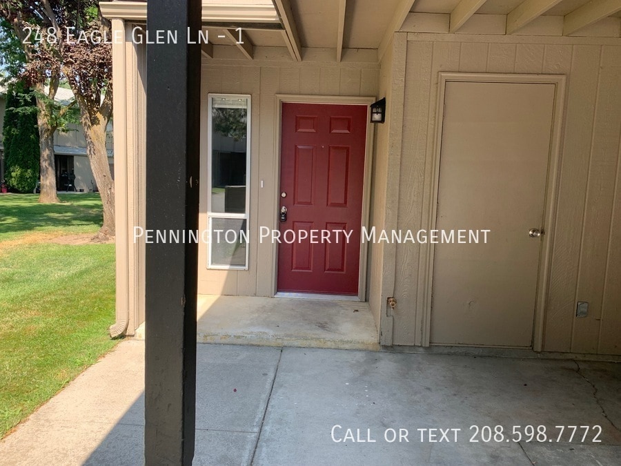 Foto del edificio - 248 Eagle Glen Ln