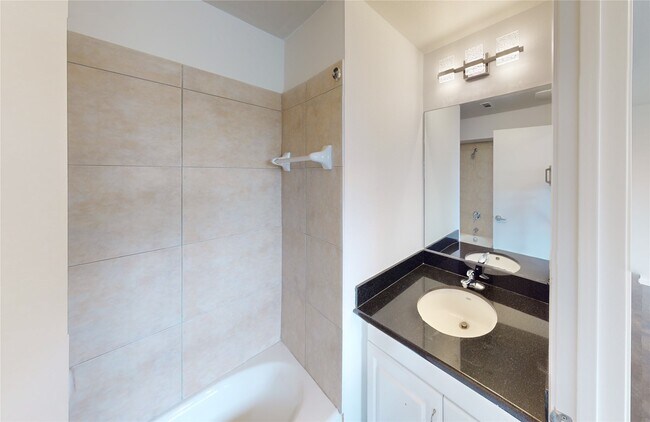 Foto del edificio - 310 S Jensen Dr