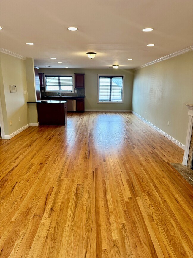 Foto del edificio - 53 Marion Avenue Apt #C, Cliffside Park, N...