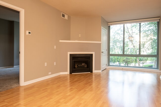 Building Photo - 851 N Glebe Rd