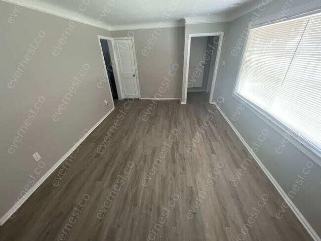 Foto del edificio - 17445 Lincoln Ave