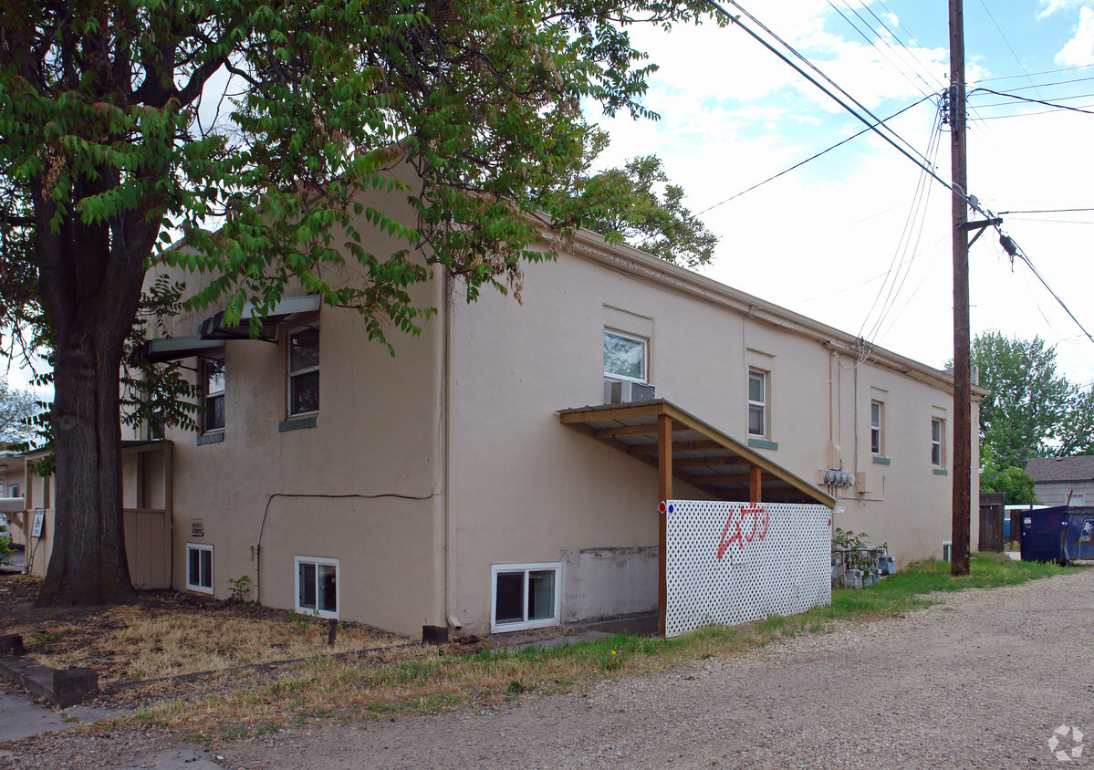 Building Photo - 1700 W Idaho St
