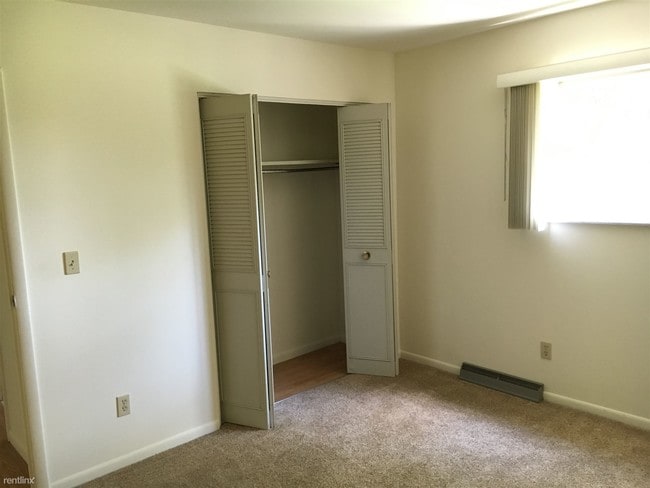 Building Photo - 1260 McDivitt Ct