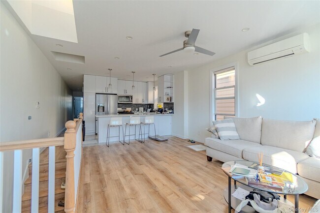 Foto del edificio - 327 89th St