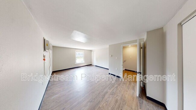Foto del edificio - 144 Forest St