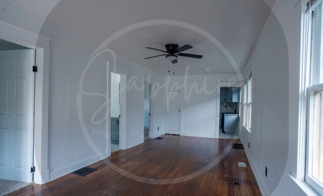 Foto del edificio - 2817 Monroe Ave