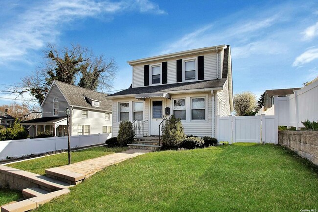 Building Photo - 31 Riggs Pl