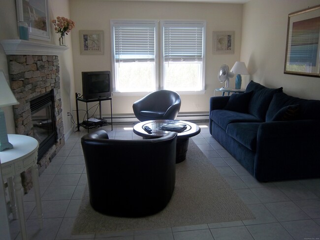 Foto del edificio - 55 Pine Island Rd