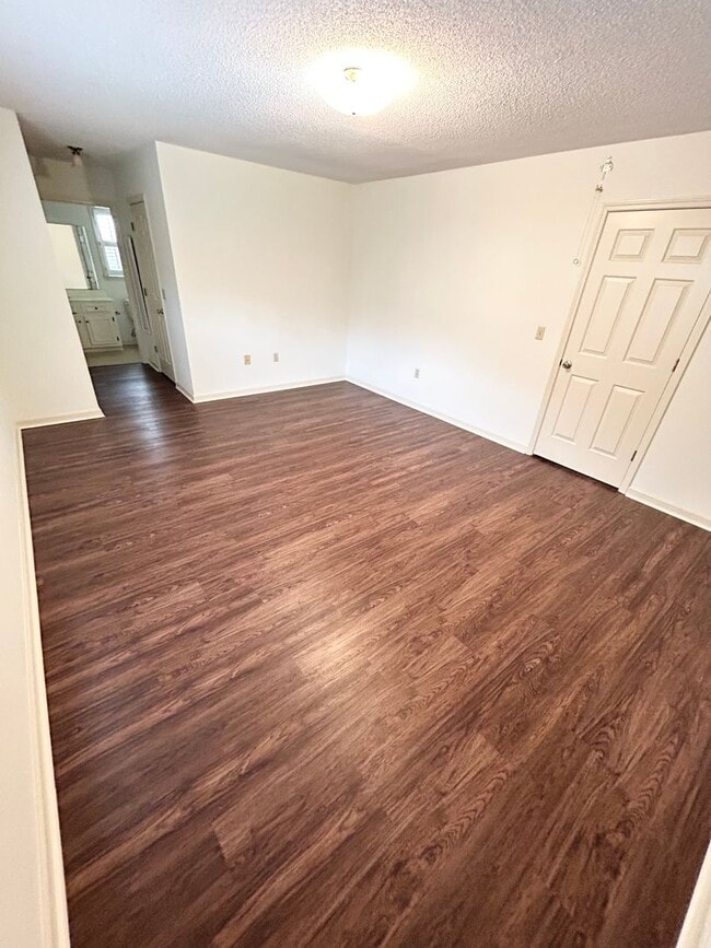 Building Photo - Historic District