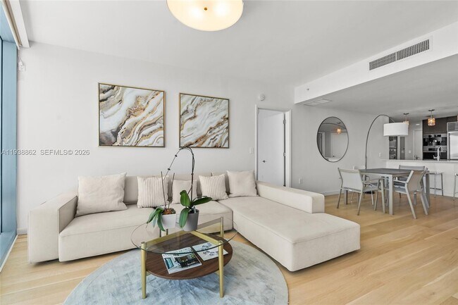 Building Photo - 17001 Collins Ave