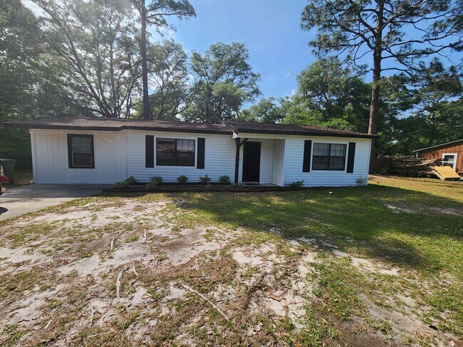 Building Photo - 1105 Kelly Dr