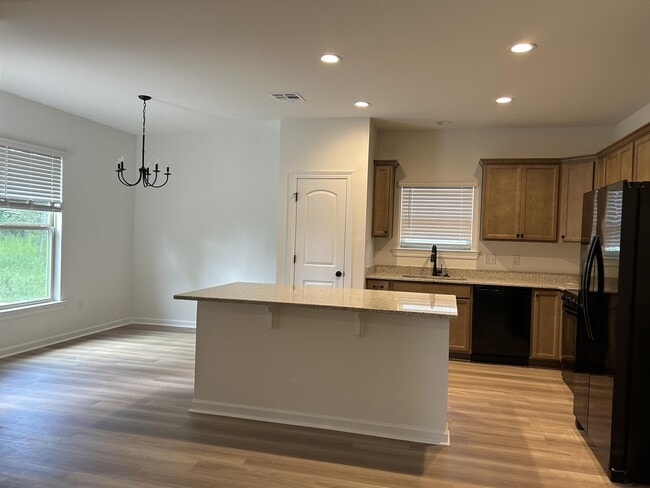 Building Photo - 45283 Riverdale Heights Rd