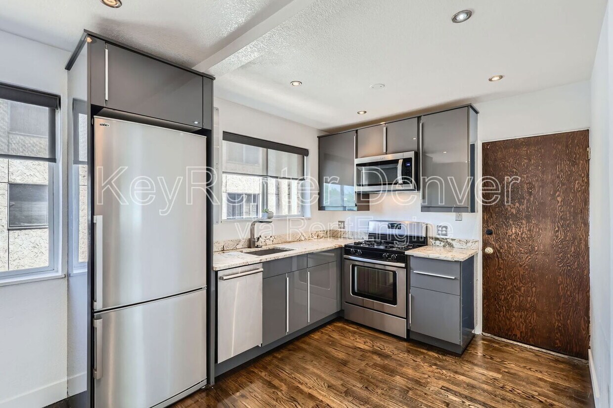 Foto principal - 1100 Colorado Blvd