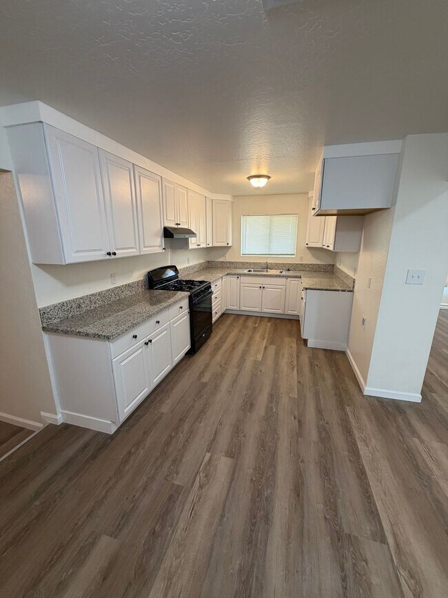 Foto del edificio - Clovis home for rent.