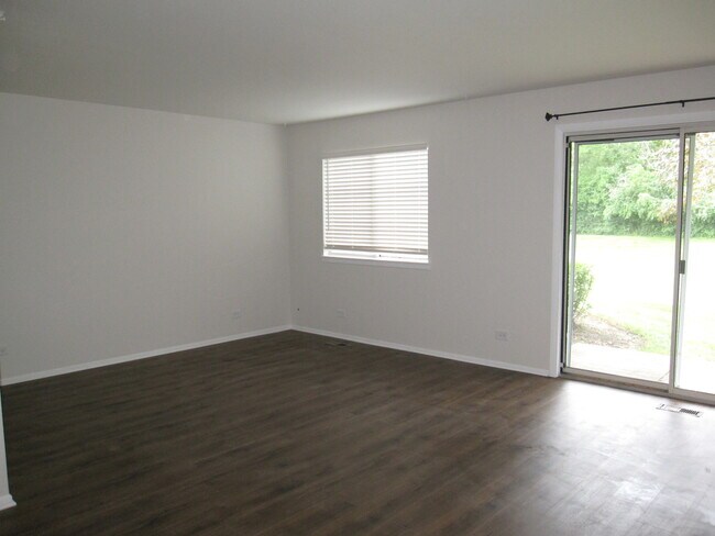 Building Photo - 1580 Stonehill Ct