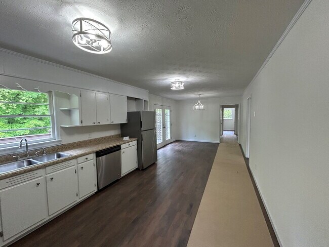 Foto del edificio - 3 BD 1.5 BA remodeled home for rent in Mon...